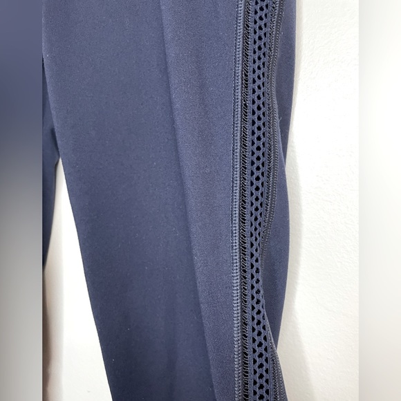 Victoria’s Secret Knockout Leggings Tight Navy - Picture 3 of 8